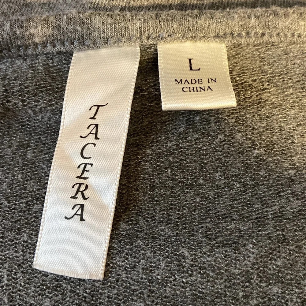 Gray dress size large long sleeves
BIN 31​ - Picture 6 of 8